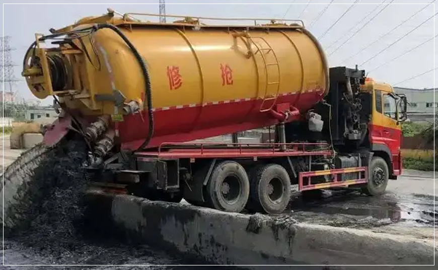 西乡塘沉淀池清理案例